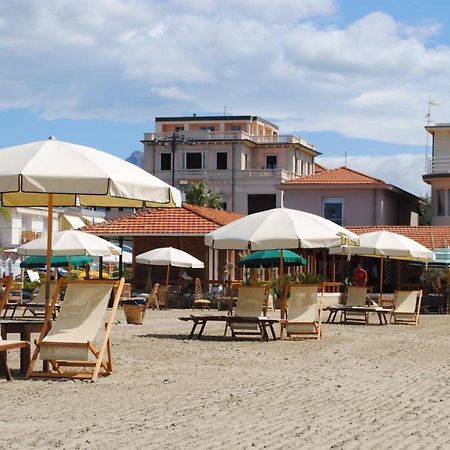 Villa Tina Hotel 비아레지오 외부 사진