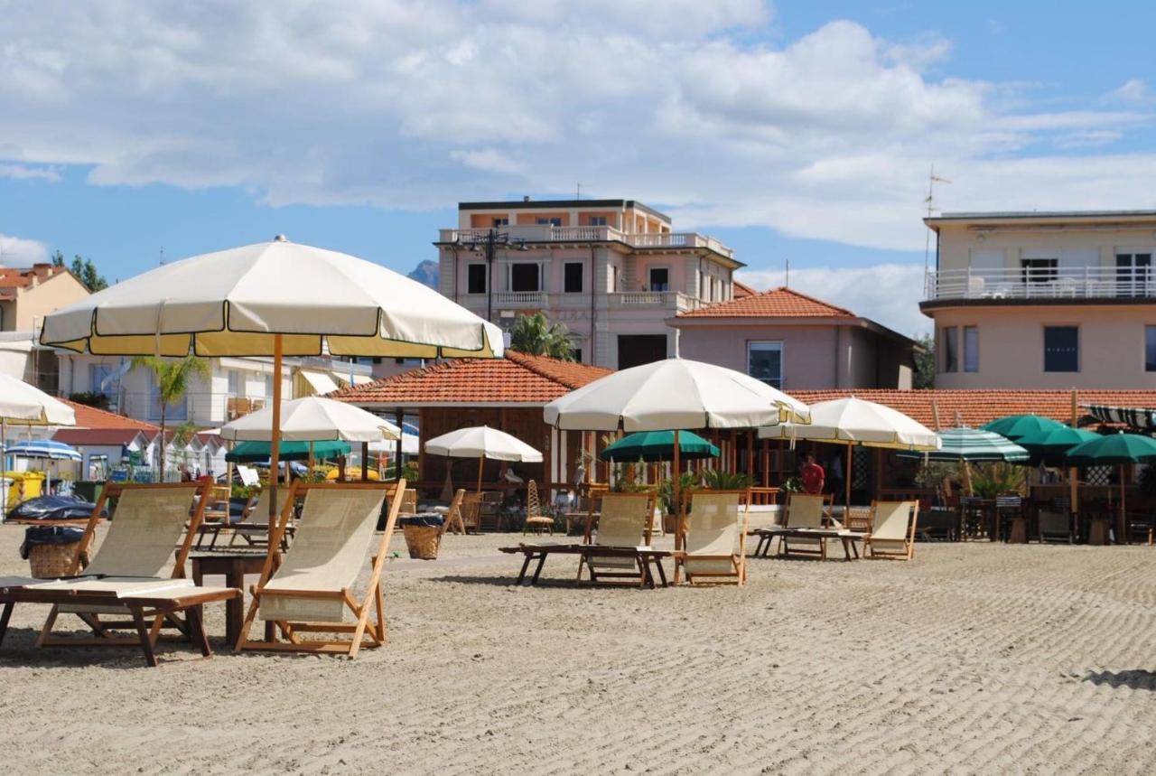 Villa Tina Hotel 비아레지오 외부 사진